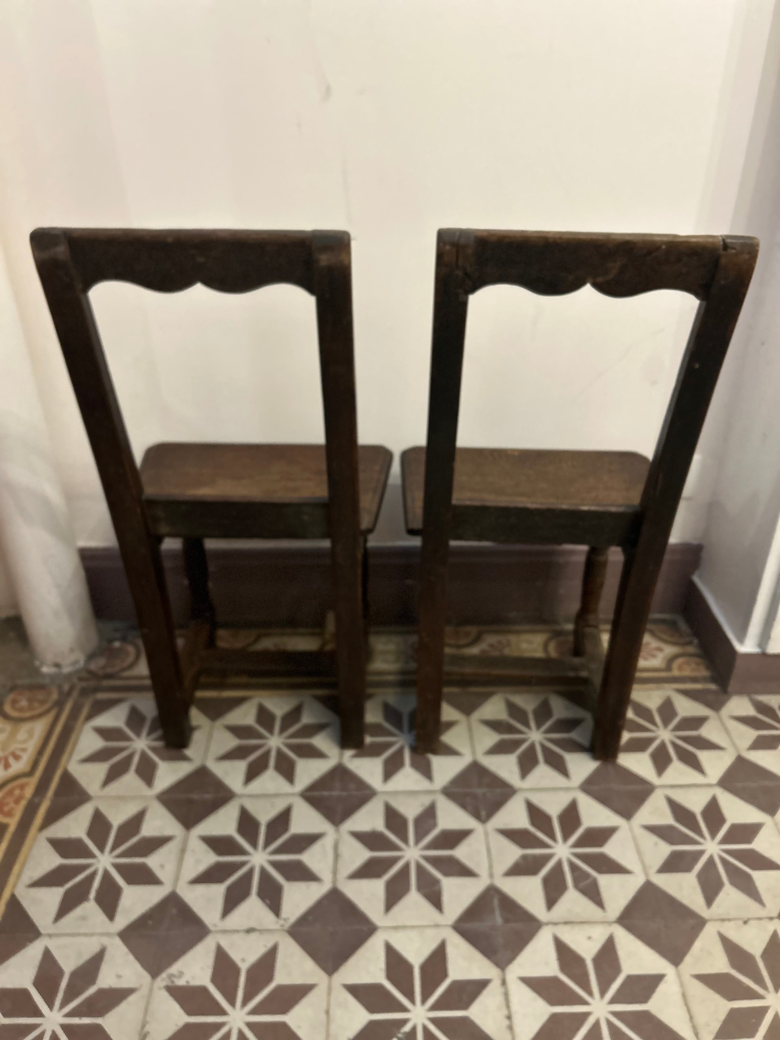 Paire de chaises en bois