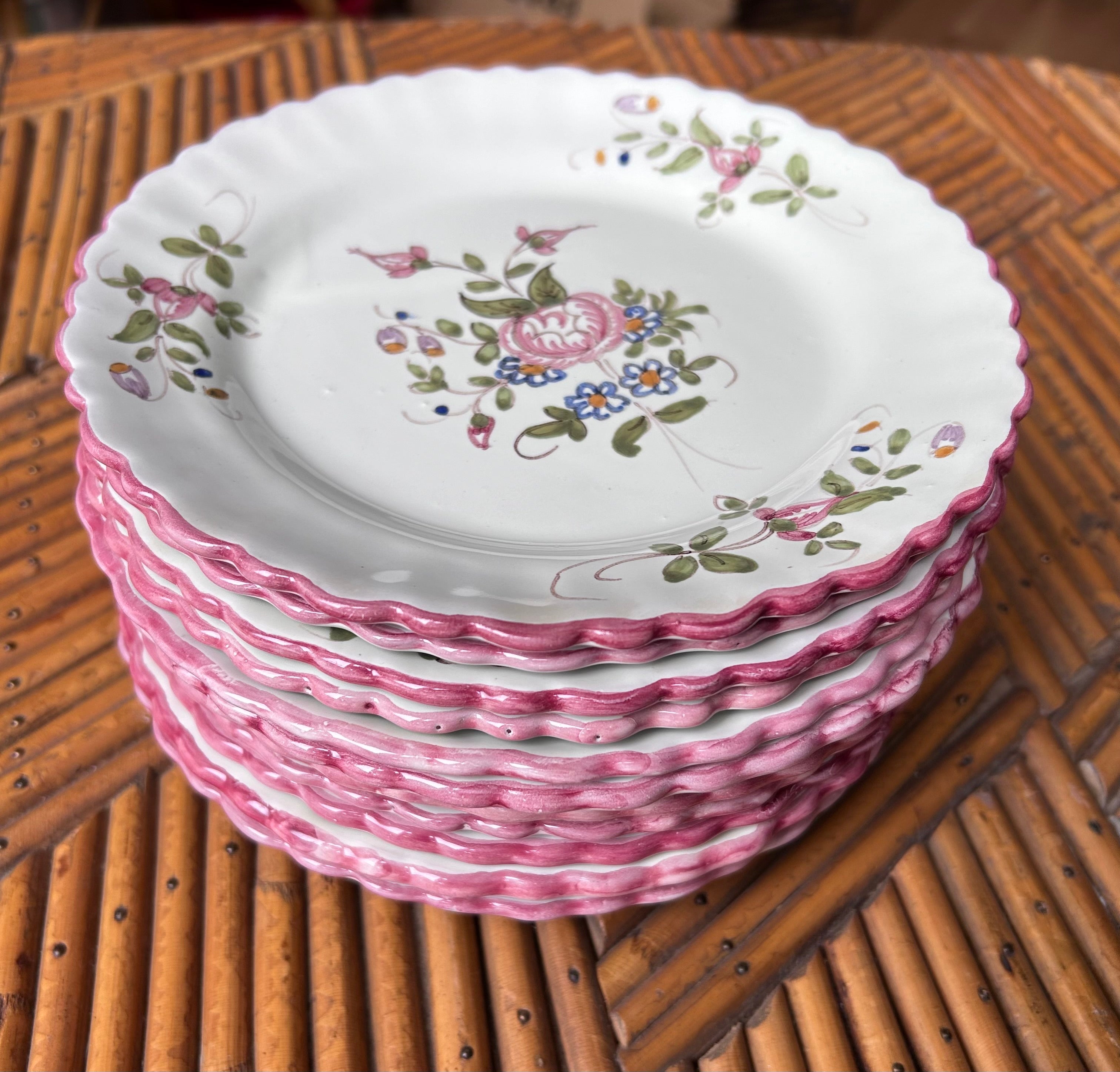 Service de 11 assiettes à dessert