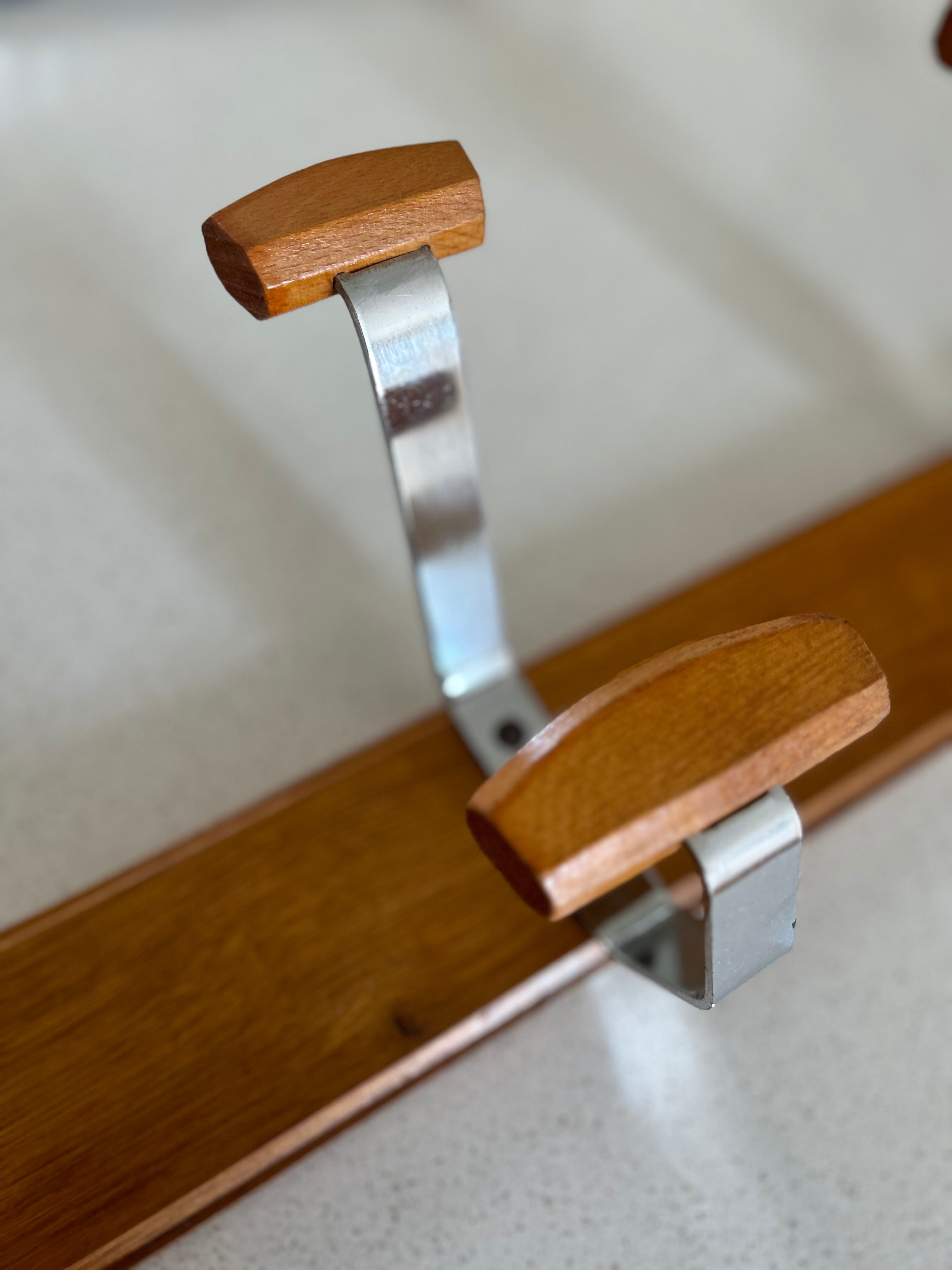 Porte-manteaux en bois