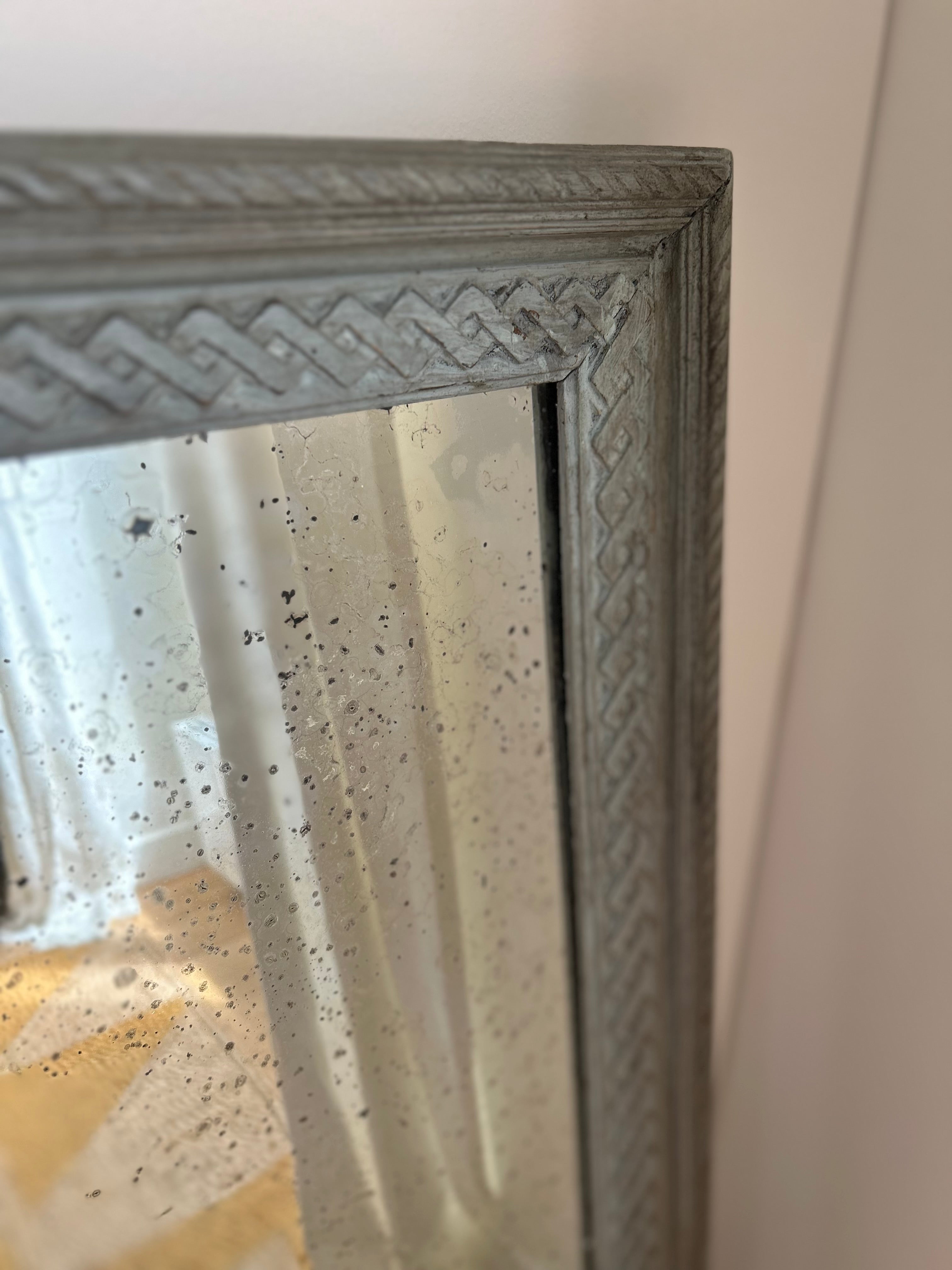 Grand miroir rectangulaire, bois sculpté