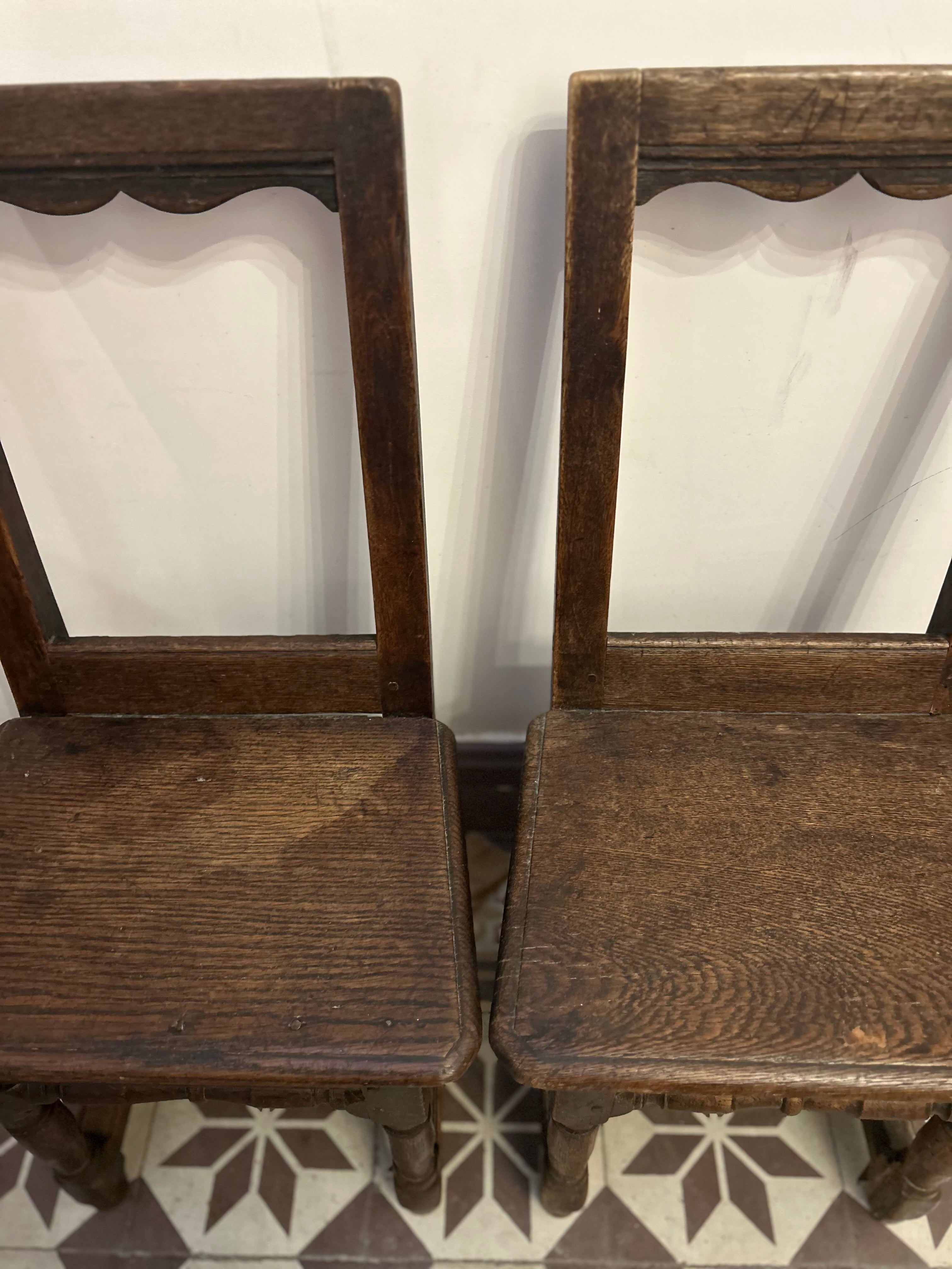 Paire de chaises en bois