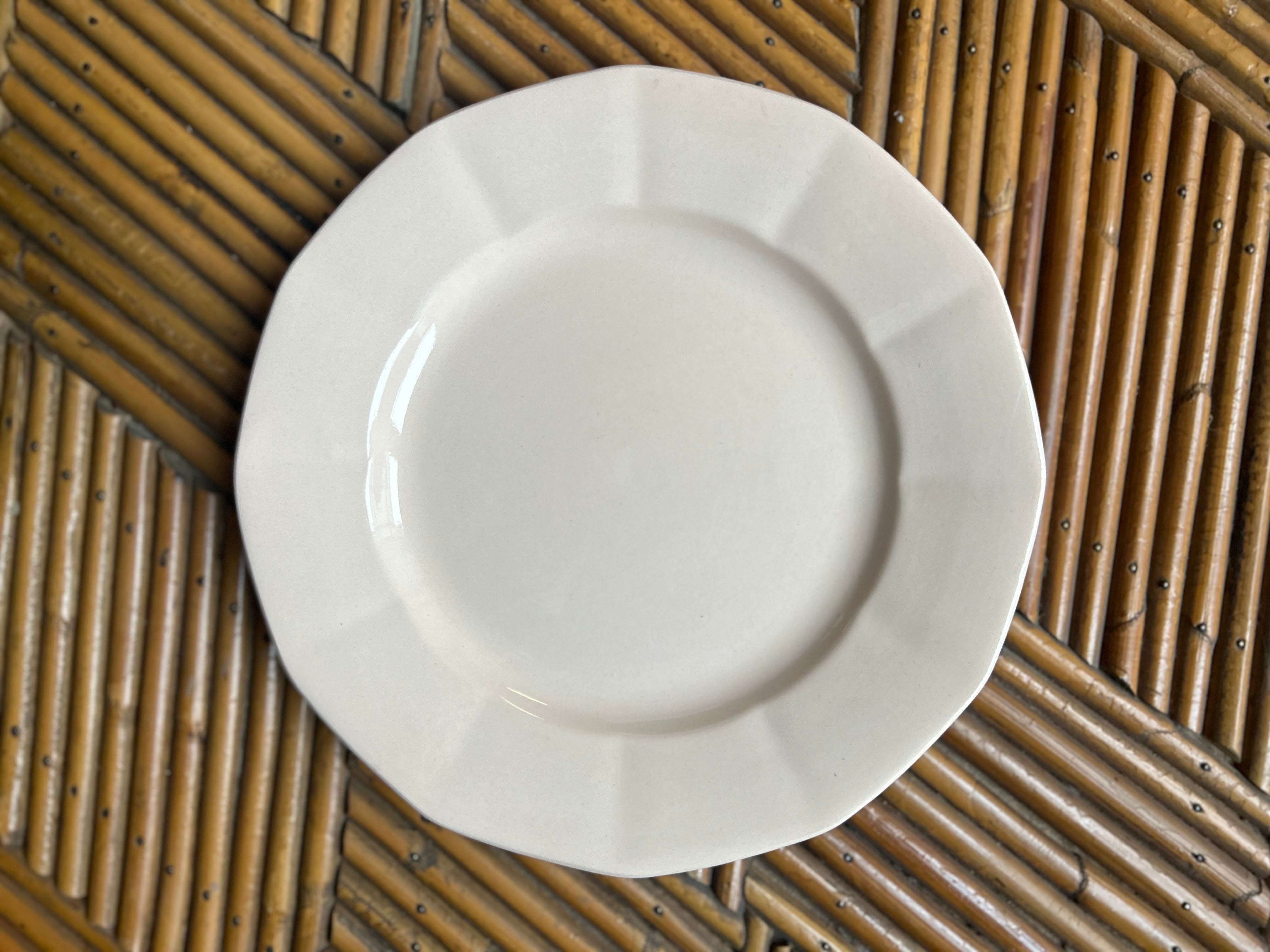 Service de 12 assiettes rose poudré Digoin Sarreguemines