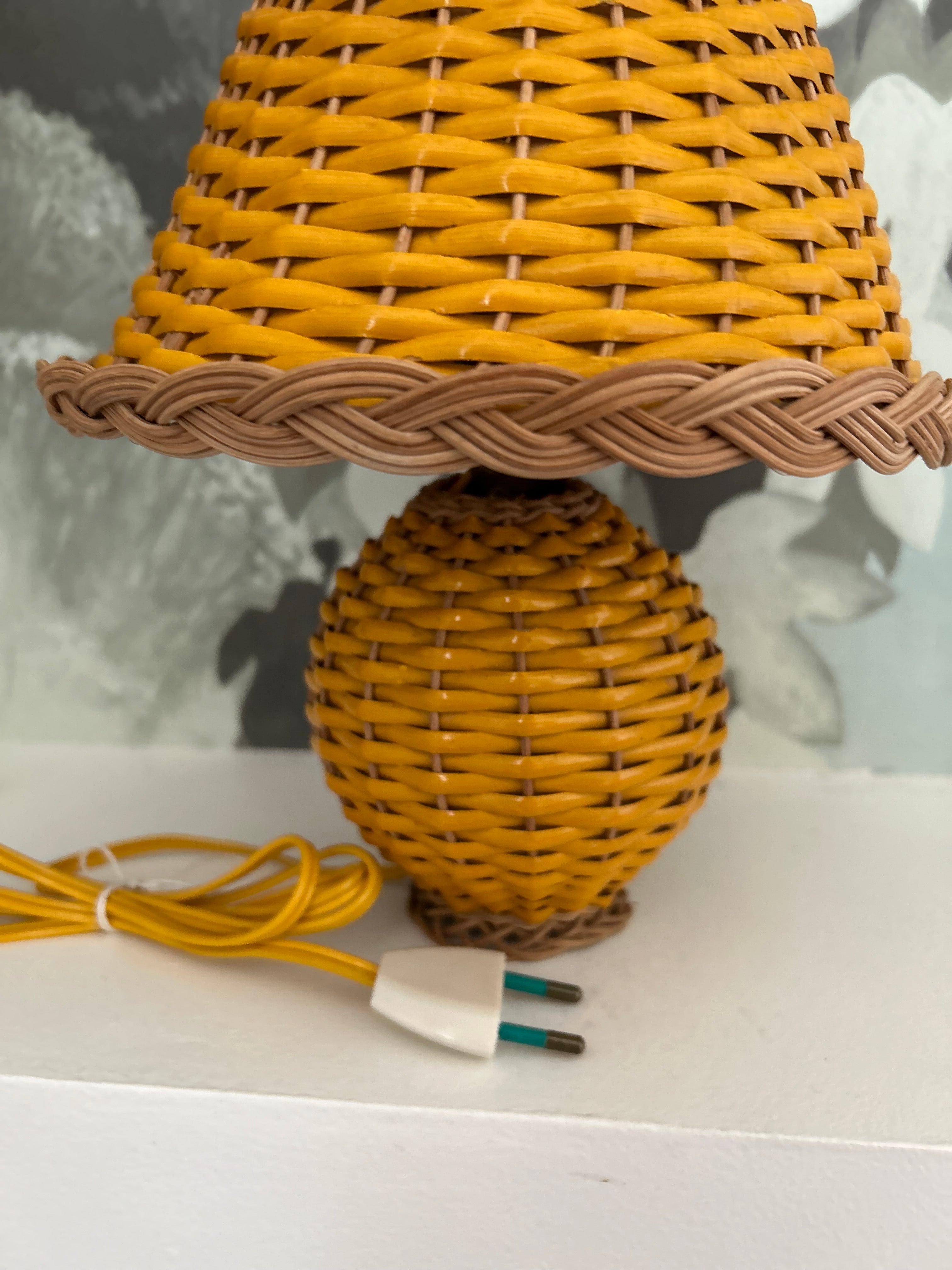 Petite lampe osier et rotin