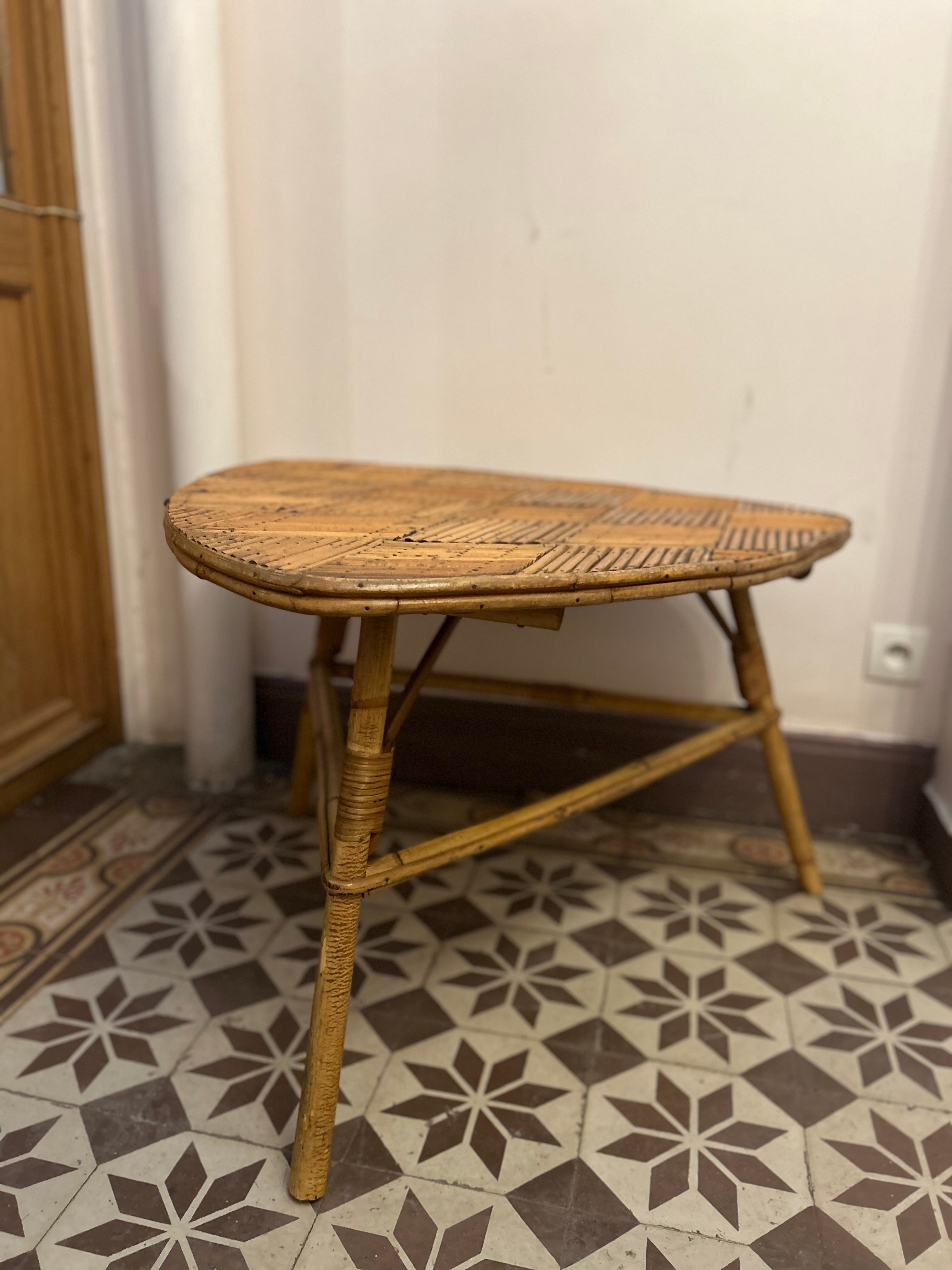 Table basse en rotin